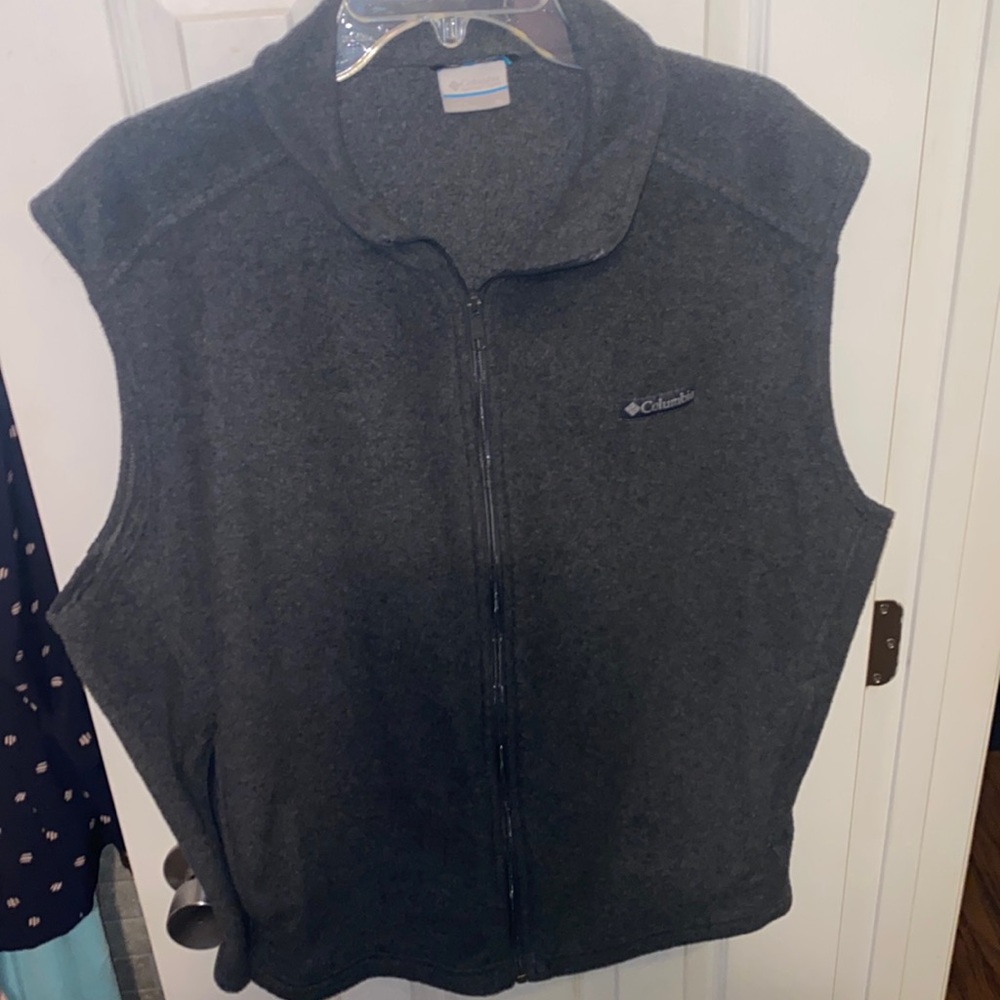 XL Male Columbia Grey Zip up Vest. Worn twice.